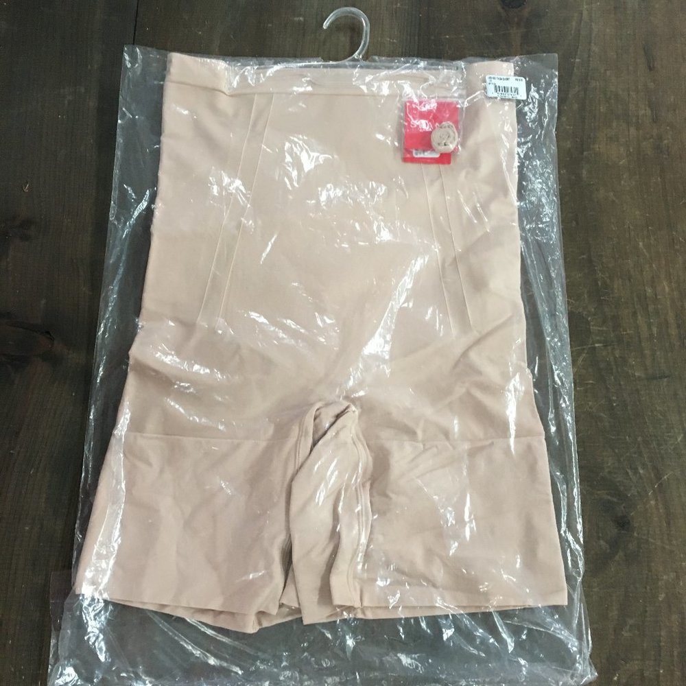 SPANX High Waisted Mid Thigh Short Bodysuit - Picture 8 of 16